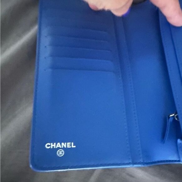 Chanel blue patent leather wallet - Picture 8 of 8